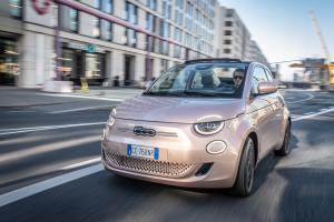 Fiat 500 Cabrio 2020 года 